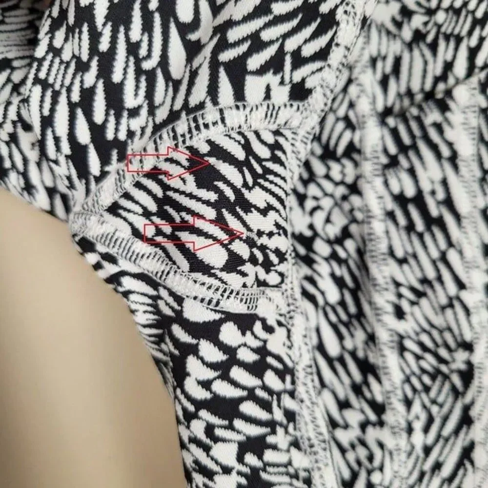 Athleta Size XS Ultimate Stash Textured 7/8 Tight Leggings Tailwind Black White - Picture 10 of 12